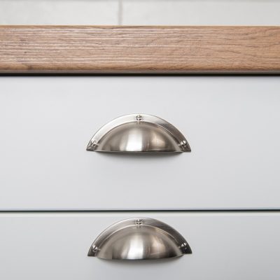 hampton kitchen cupboards with handles